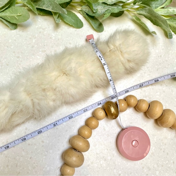 Trendy REAL FUR Rabbit hair neck wrap adjustable w cabin cottage vibe - Picture 6 of 7